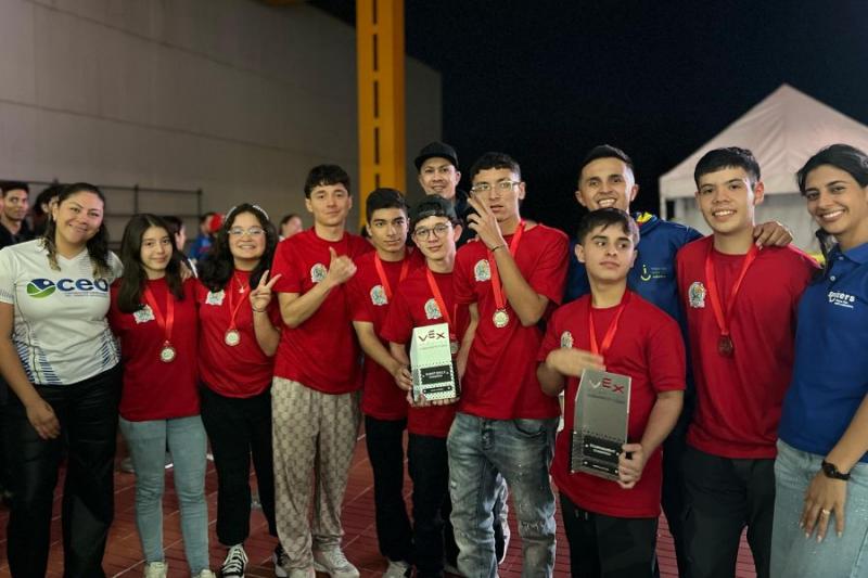 ¡Club de robótica BOTZONE, campeón del Torneo Nacional de Robótica  Extrema!